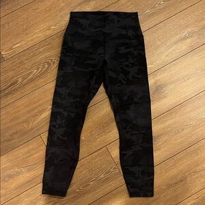 Lululemon Align high rise leggings 25” size 6 in incognito camo multi grey